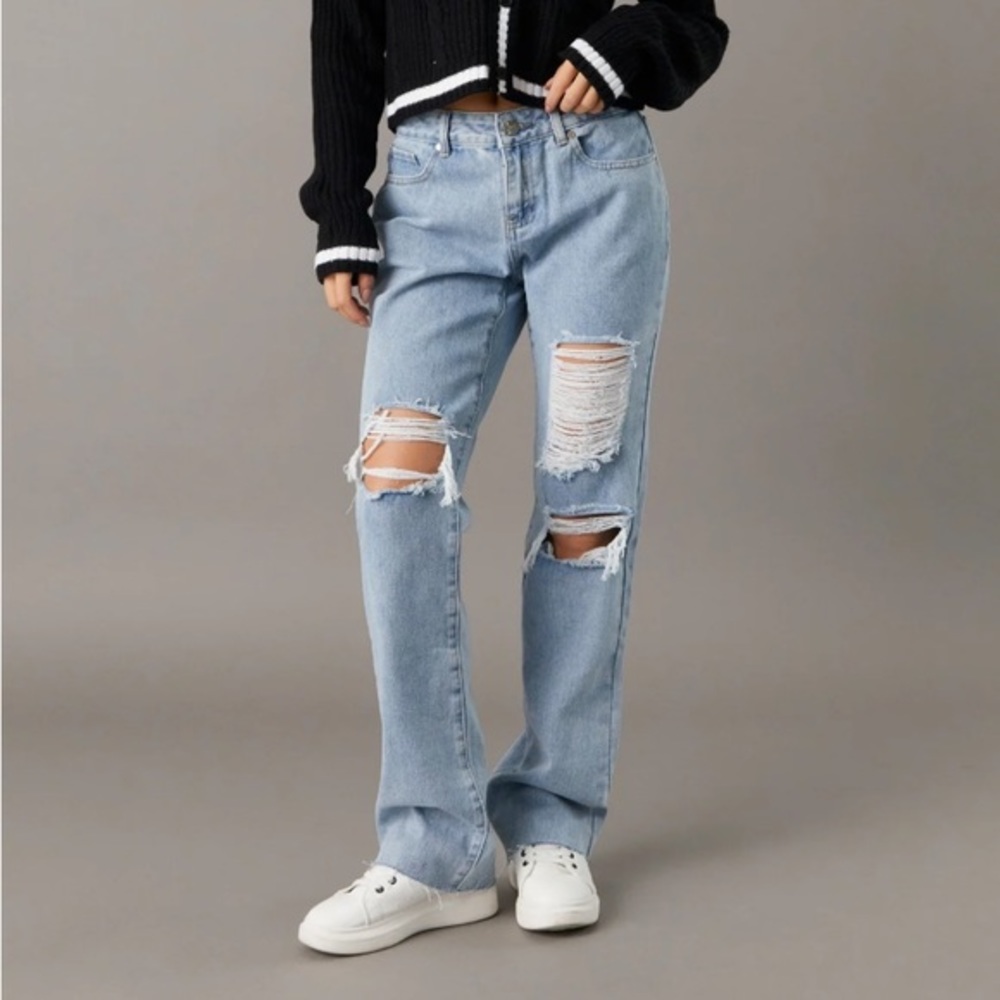 ⭐️ HOST PICK ☀️NEW Playboy Graphic Distressed Light Wash Low Rise Straight Leg